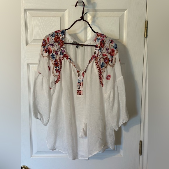Embroidered boho top from Dillards, Figueroa and Flower size L - Picture 2 of 5